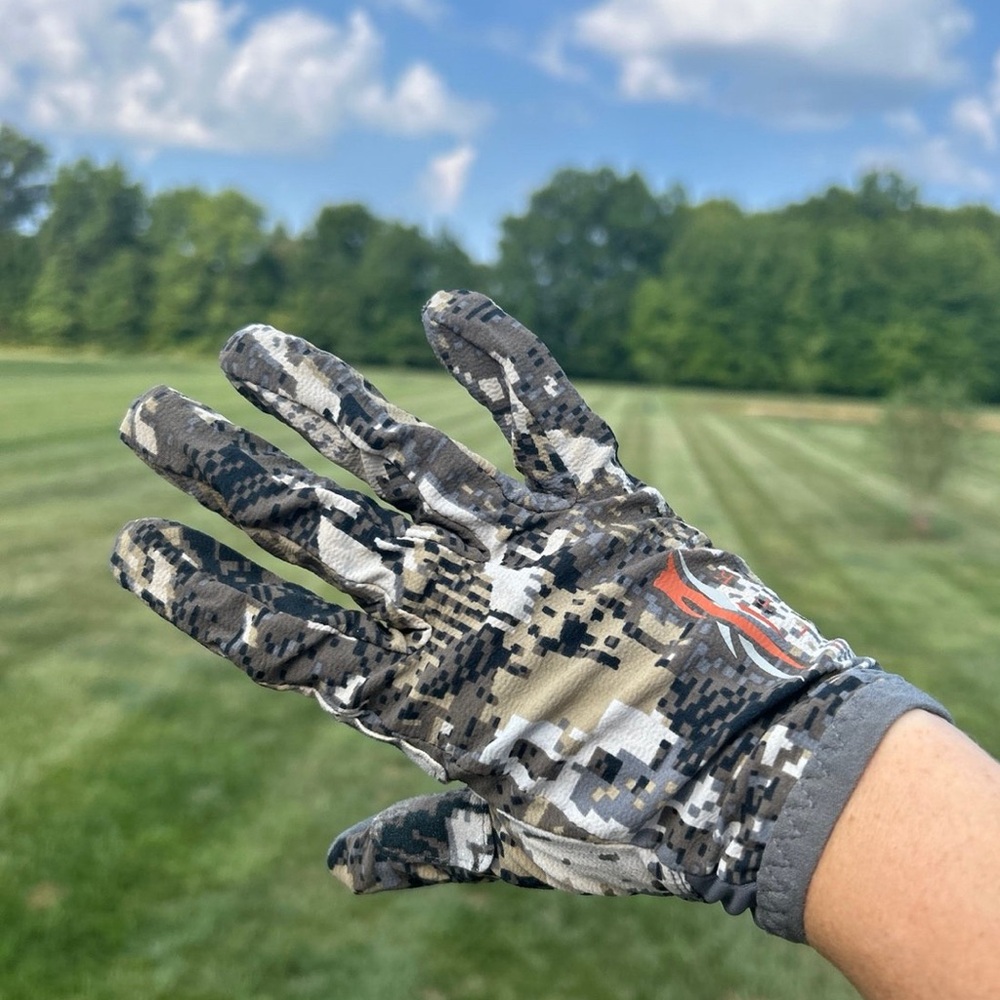 Sitka women’s Equinox gloves - medium - great condition!